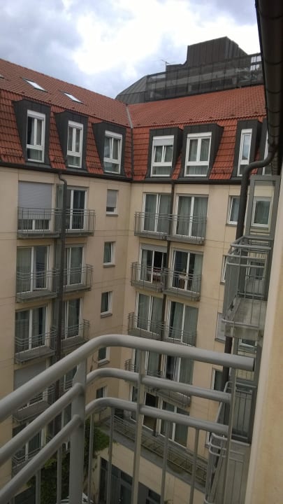 Gegenüber Victor's Residenz Hotel Leipzig