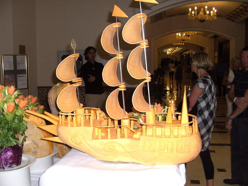 Segelschiff aus Kürbis Diamond Excellence Resort & Spa