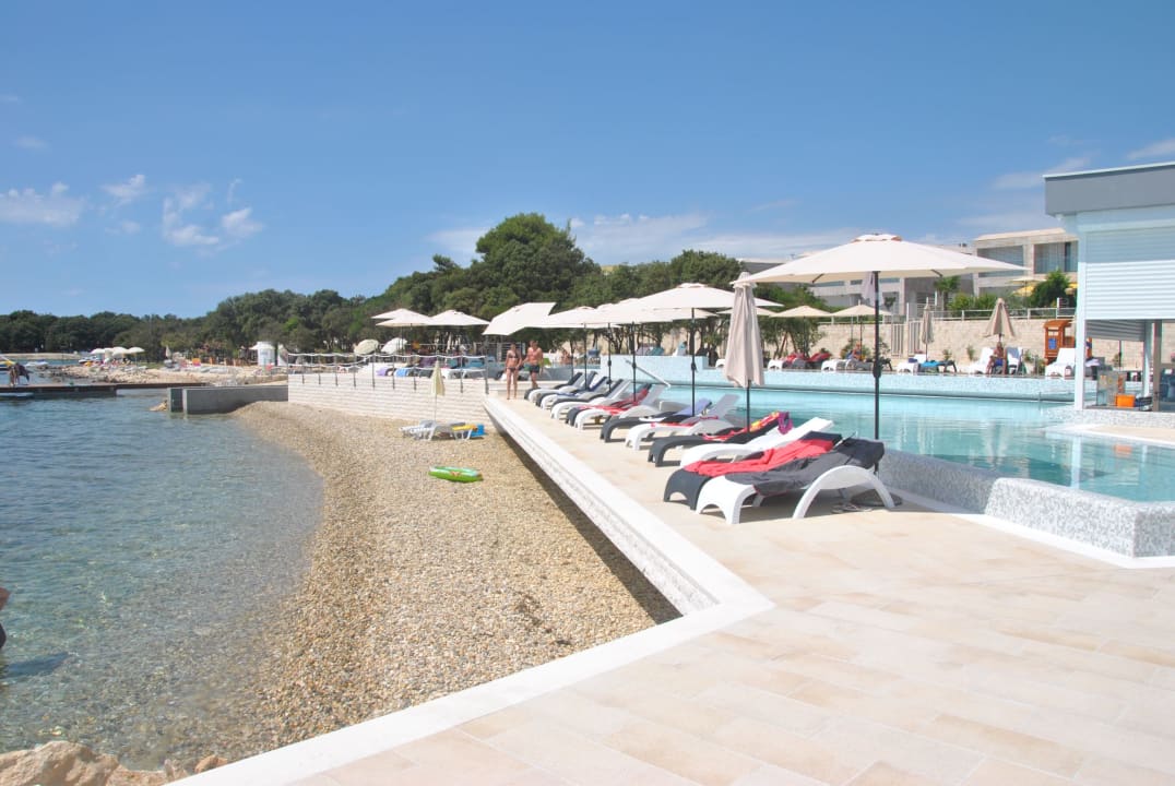 Strand Sunnyside Apartments Petrcane