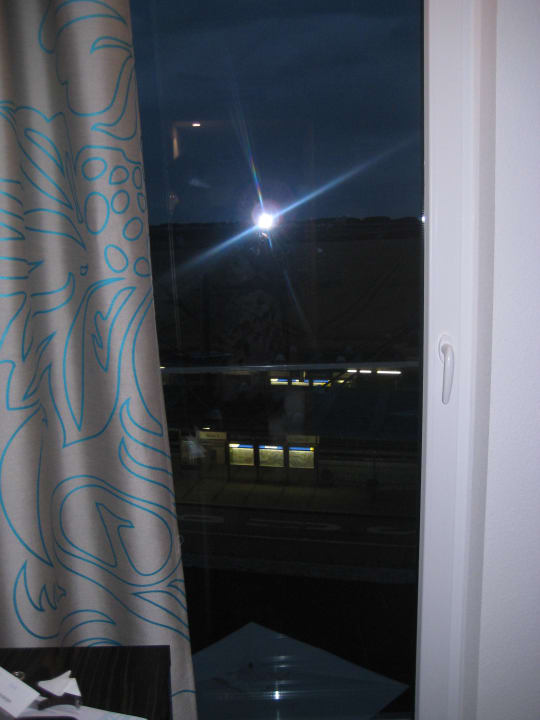Ausblick bei Nacht Motel One München-Garching