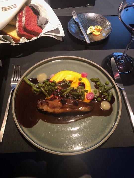 Gastro The Grove Design Hotel