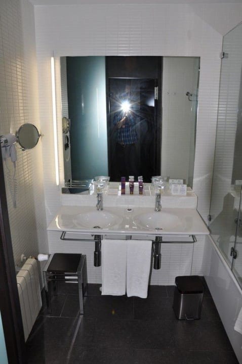 Bad zum DZ 1 Hotel Parador de Antequera