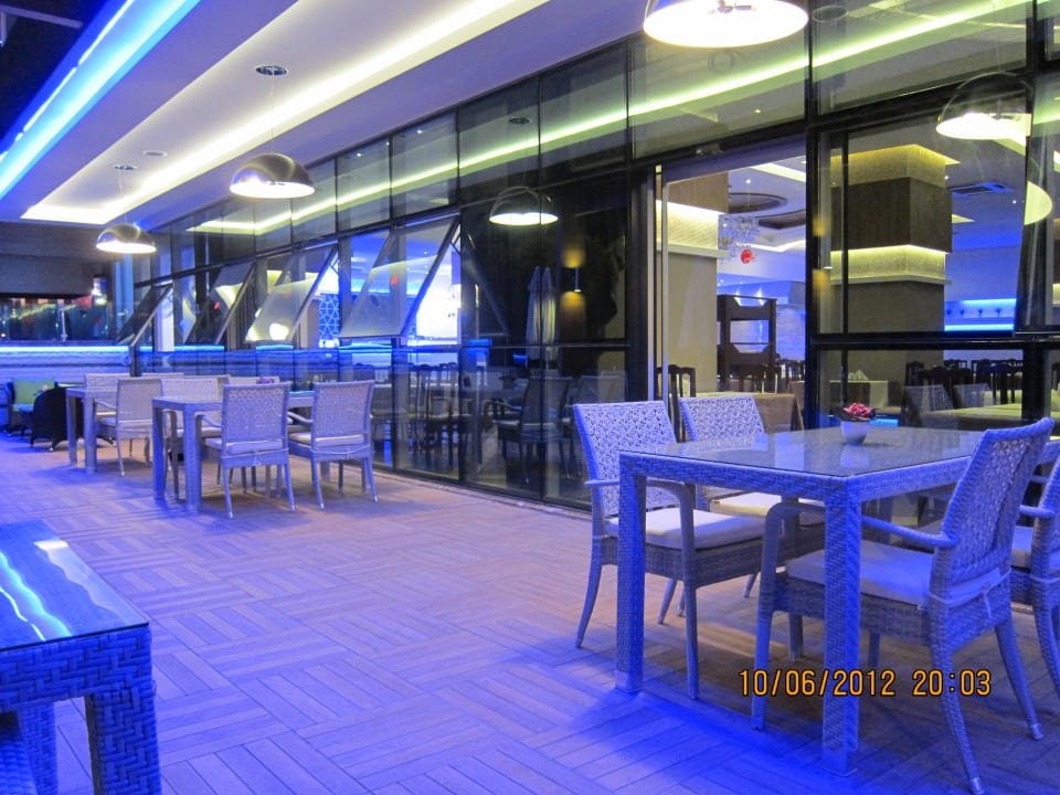 Außenbereich (Raucherecken!) Hatipoglu Beach Hotel