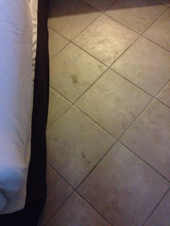 14 Tage Schmutz auf den Fliesen Le Meridien Ile Maurice