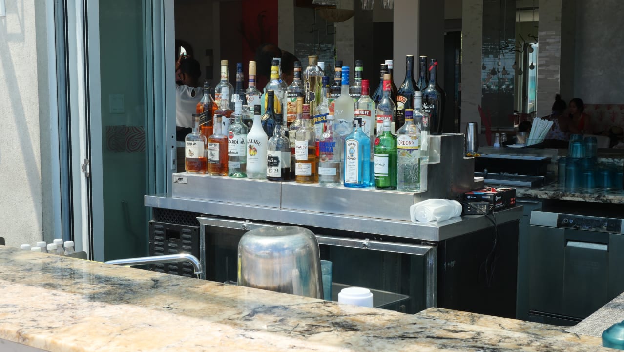 Gastro Sea Breeze Beach House - All Inclusive