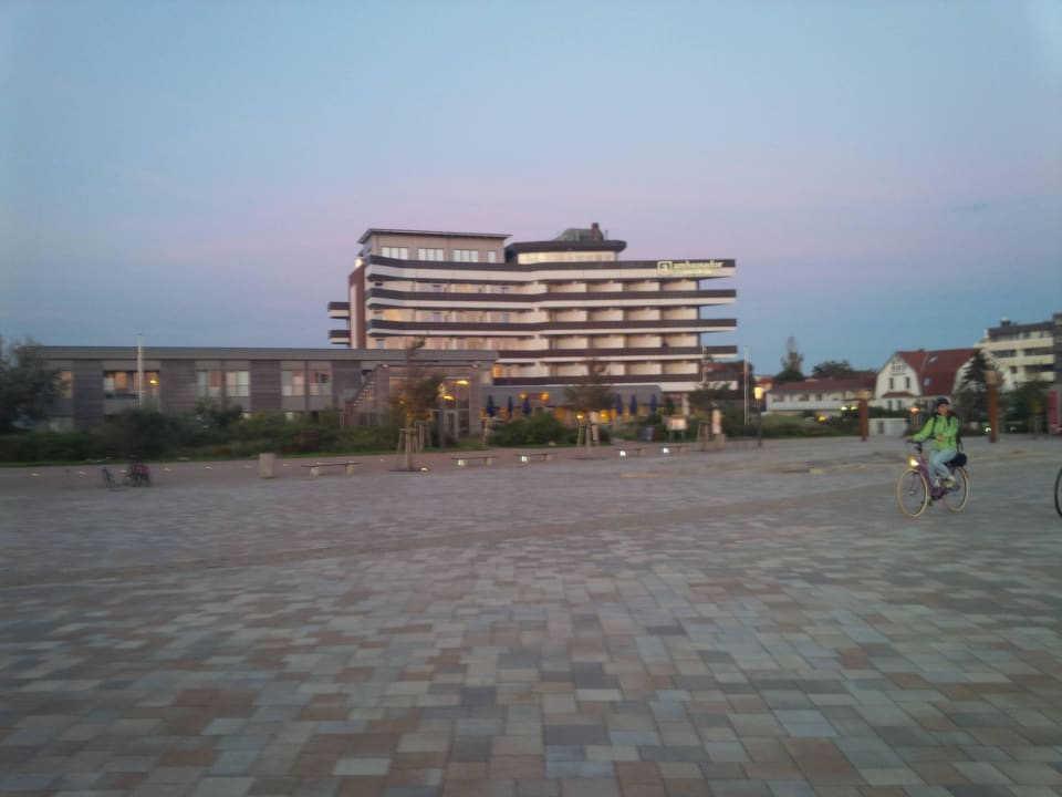 Hotel aus Strandsicht ambassador hotel & spa
