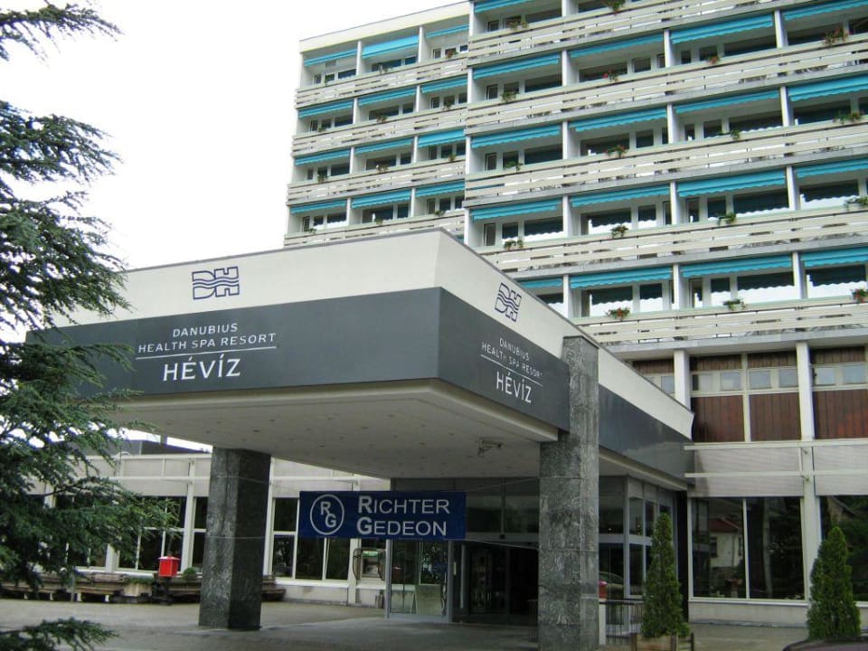 Hotel von aussen Ensana Thermal Hévíz