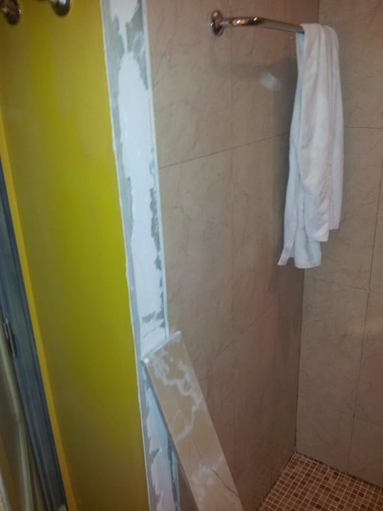 "Unfall" im Bad allsun App.-Hotel Albatros