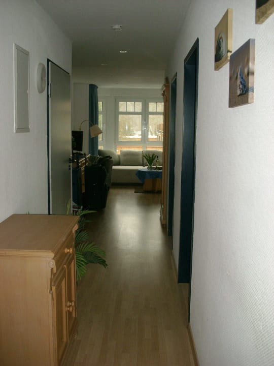 Flur andere Richtung Villa Aranka