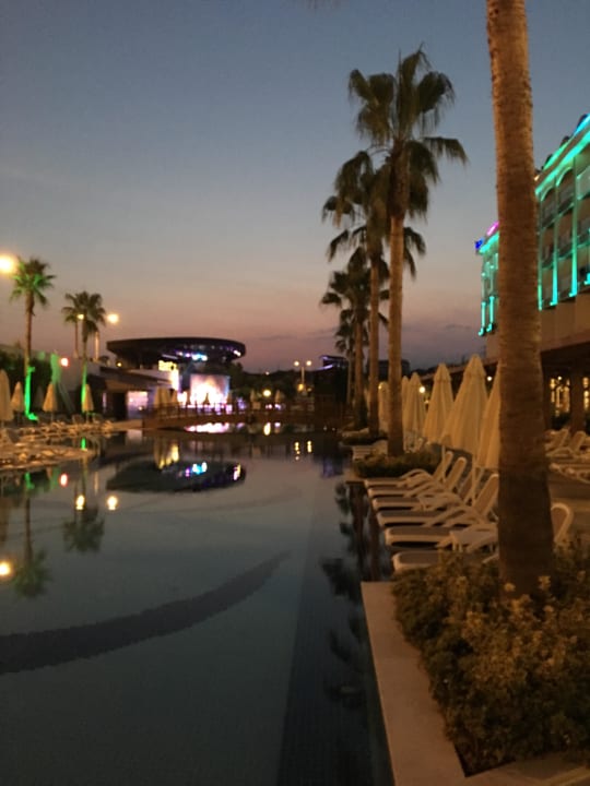 Pool am Abend! Mary Hotel Side
