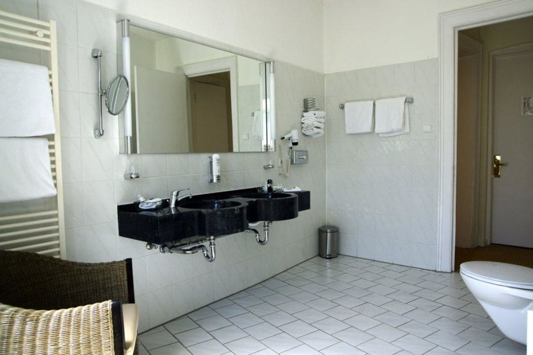 Badezimmer Relexa Hotel Bellevue Hamburg