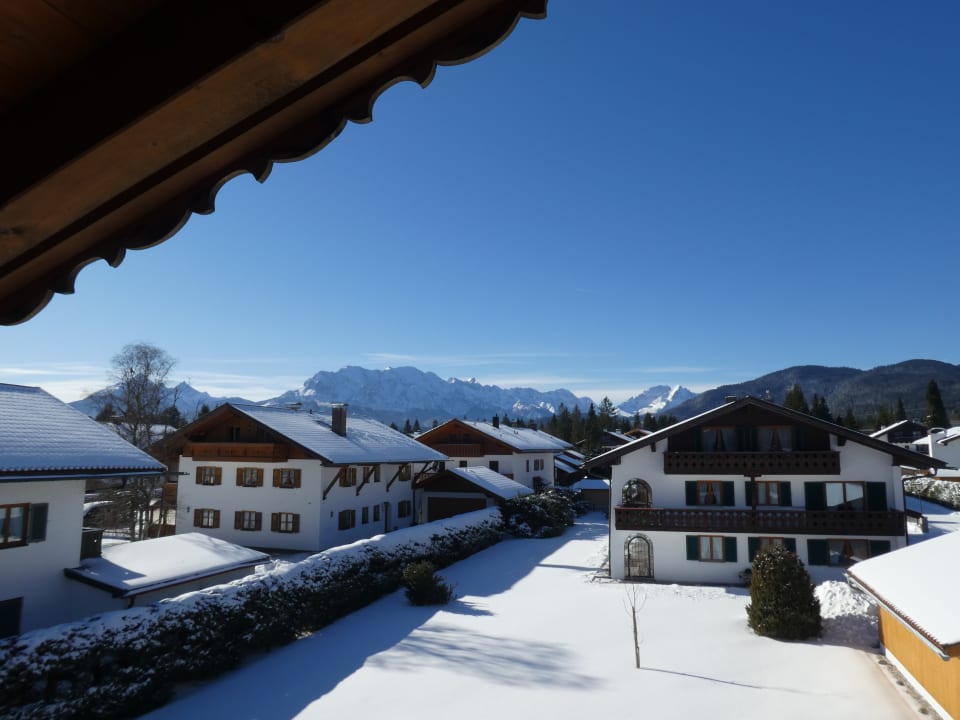 Ausblick Gästehaus Bergblick - FeWo Arnspitze
