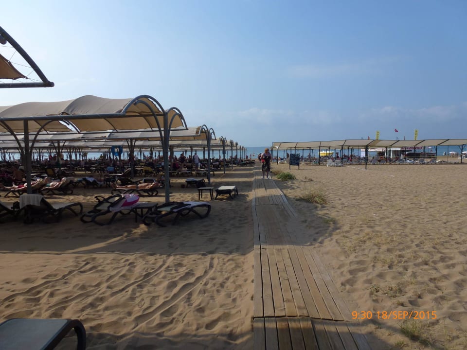 Einer der Wege zum Strand Diamond Excellence Resort & Spa