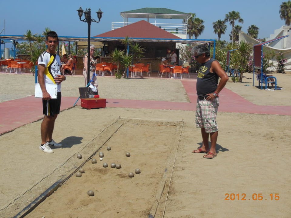 Boccia- Spiel am Strand Hotel Royal Garden Beach