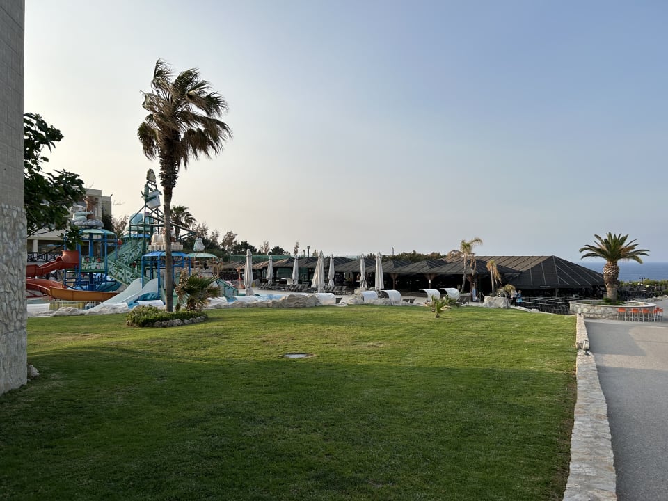 Gartenanlage Hotel Kalithea Horizon Royal