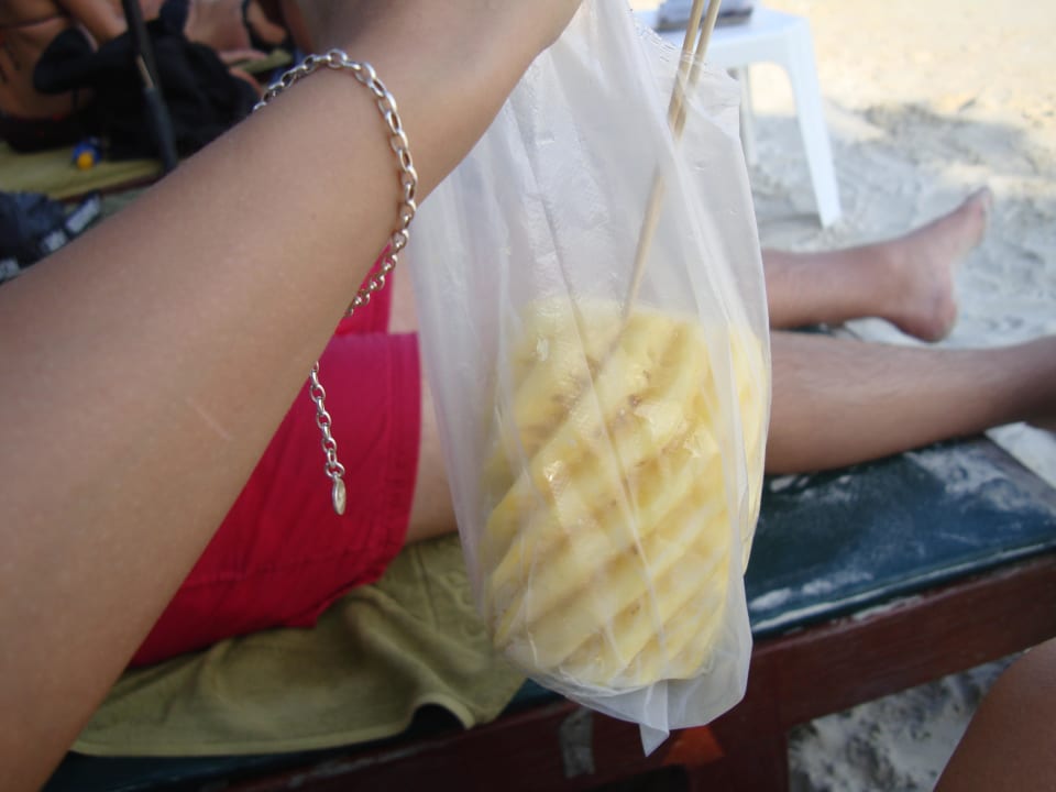 Lecker frische annanas Hotel Baan Chaweng Beach Resort & Spa