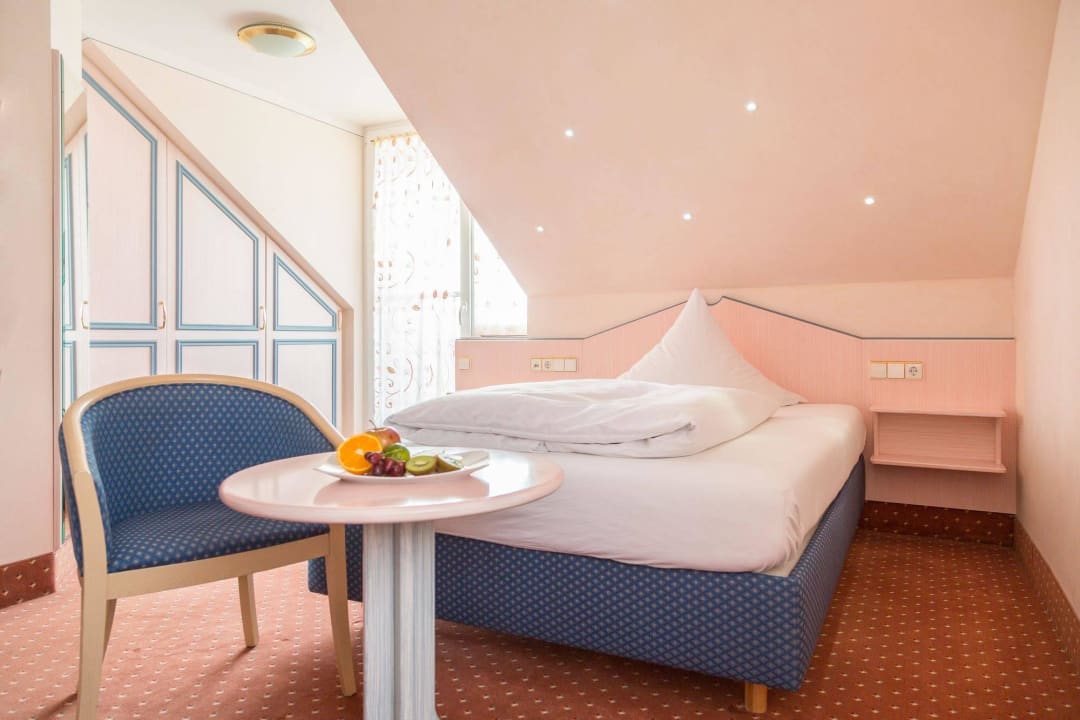 Einzelzimmer mit Loggia Hotel-Restaurant Schwedi