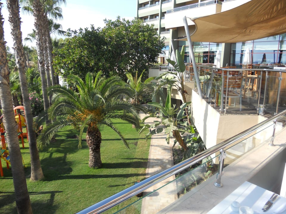 Ausblick von der Terrasse! Hotel Grand Side