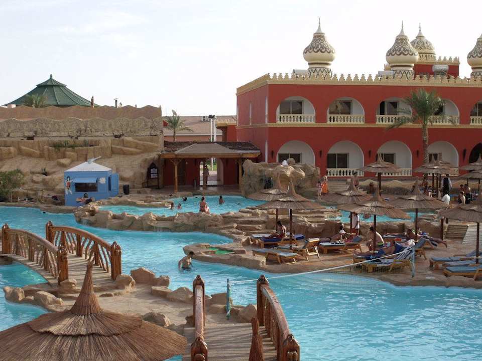 Basen Pickalbatros Alf Leila Wa Leila Resort - Neverland Hurghada