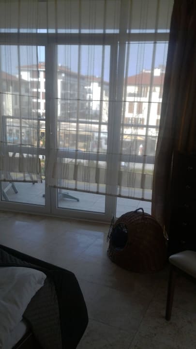 Schlafzimmer, großer Balkon ums Eck Aparthotel Park Avangard