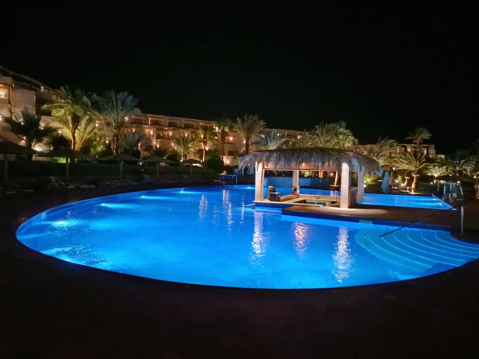 Pool Fort Arabesque Resort, Spa & Villas