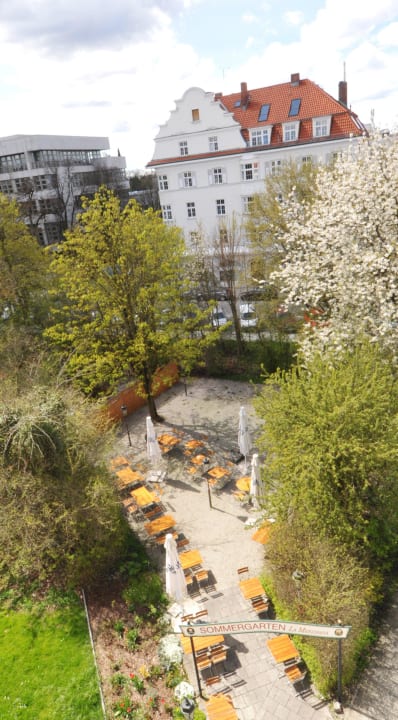 Sommergarten des Hotels in München Ambassador  Parkhotel Ambassador
