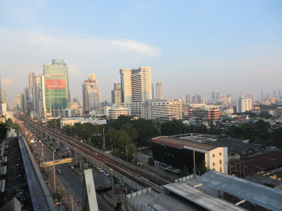 Ausblick vom Pool Mode Sathorn Hotel