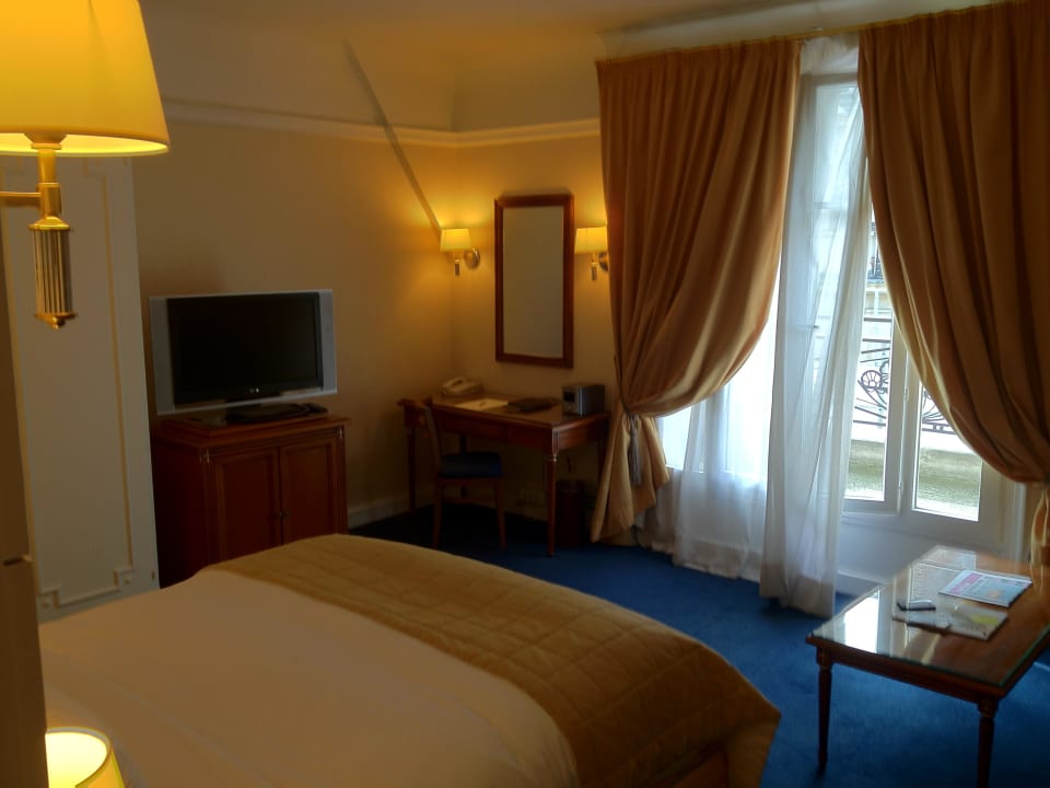 Zimmer mit Balkom Hotel Sofitel Arc de Triomphe