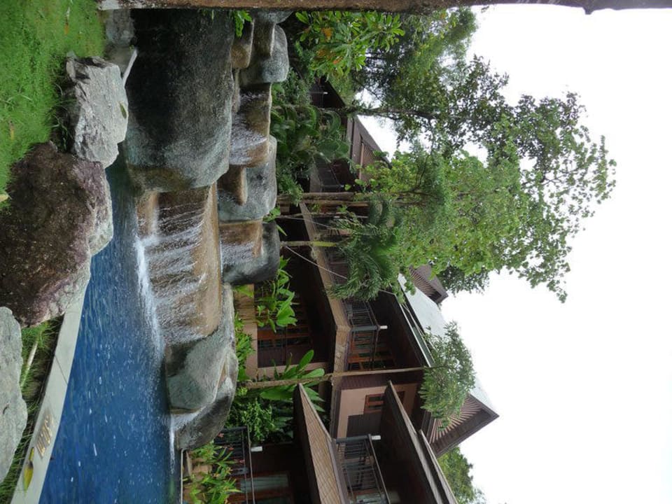 Stufenförmige Poolanlage Khao Lak Merlin Resort