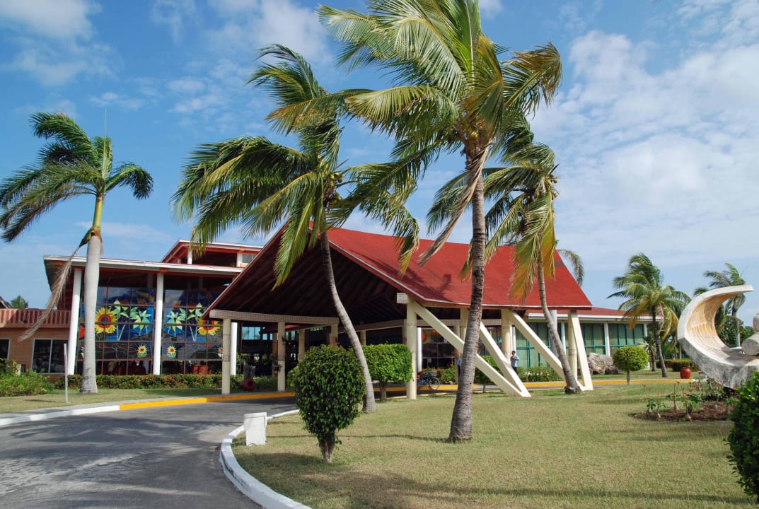 Hoteleinfahrt Playa Costa Verde