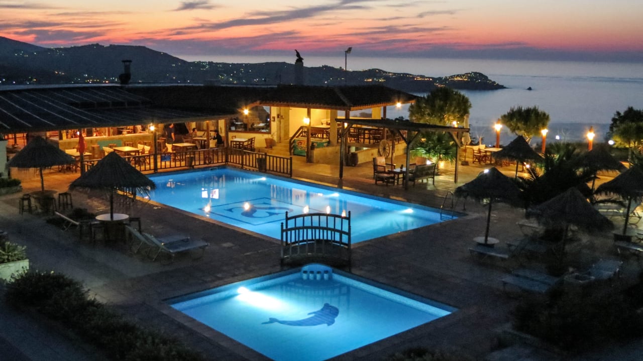 Main building and Pool Spiros & Soula Apartments