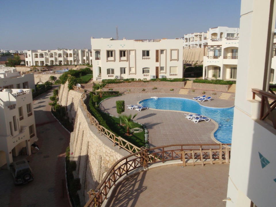 Pool der Villa Hotel Sunshine Divers Club