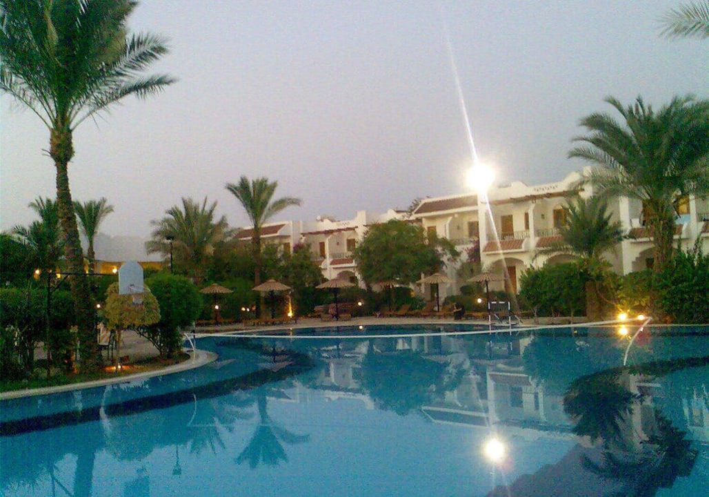 Die blaue Stunde gegen 17.30 Dive Inn Resort