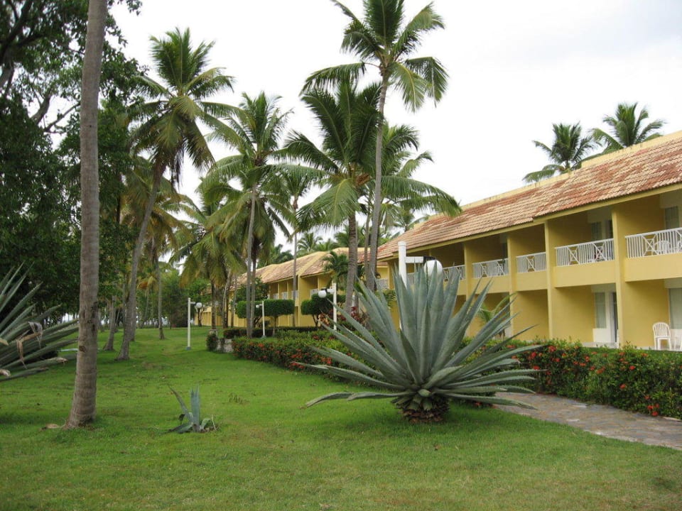 Einer der (mittlerweile) vielen Zimmerblocks Wyndham Alltra Samana