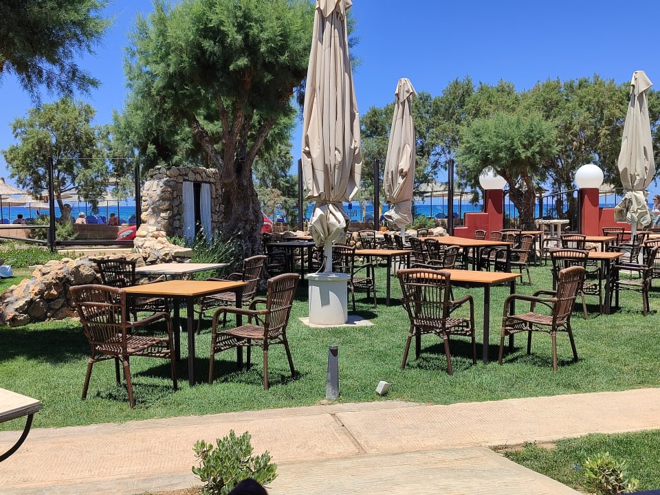 Gastro Anissa Beach & Village