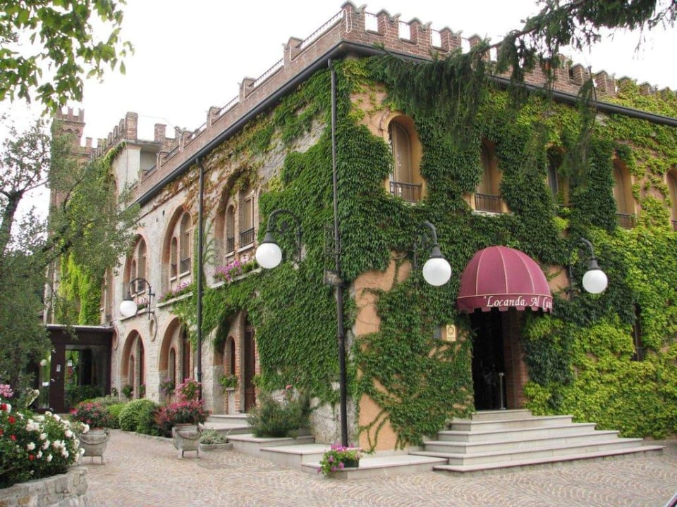Eingang zur Bar und Rezeption  Locanda al Castello