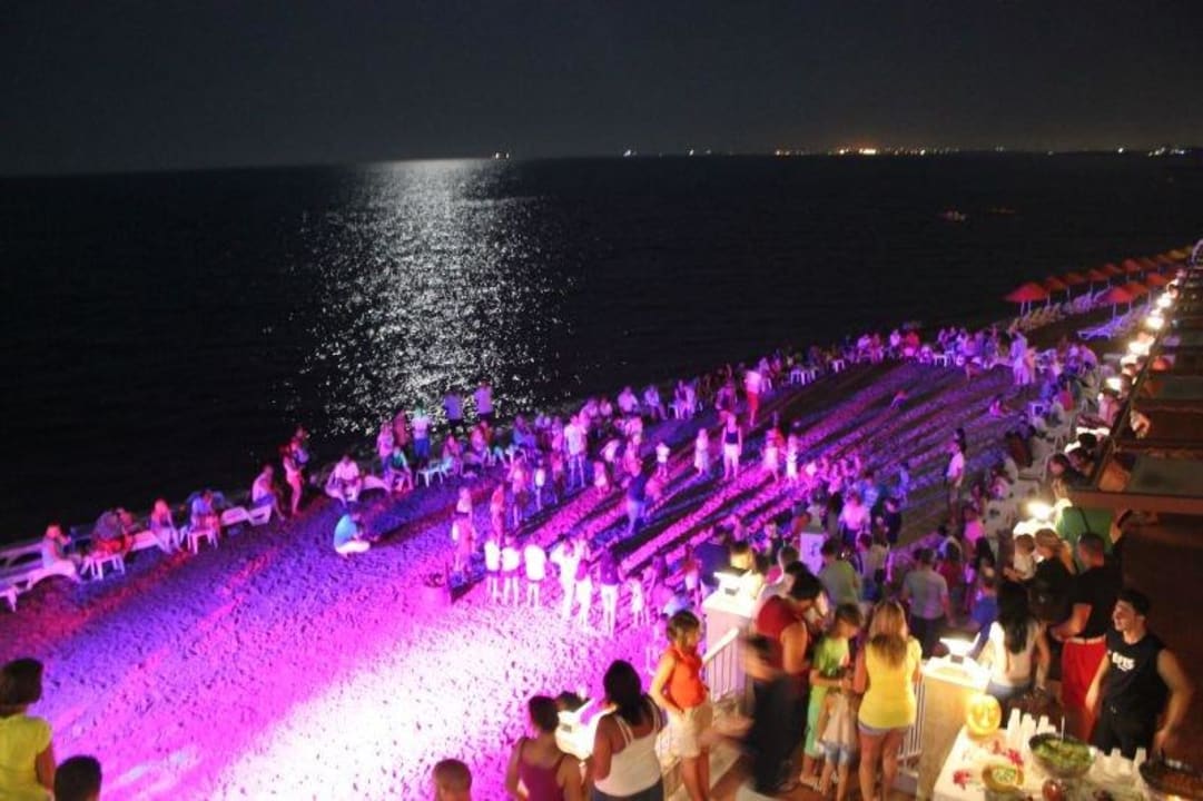 Beach party Salamis Bay Conti Resort Hotel & Casino