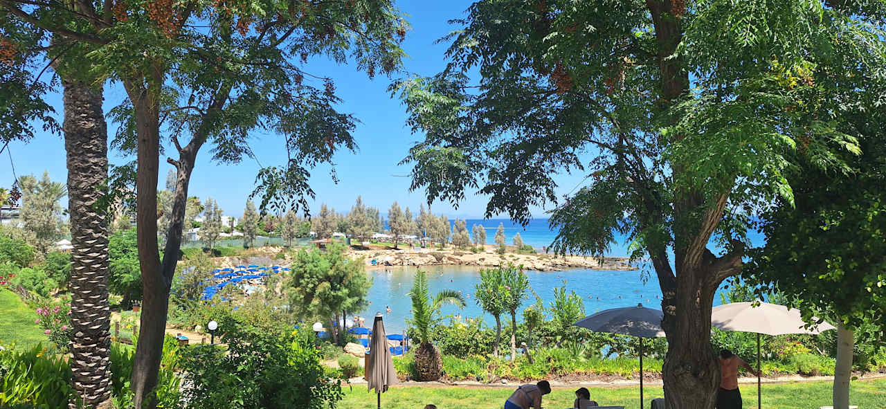 Strand Crystal Springs Beach Hotel