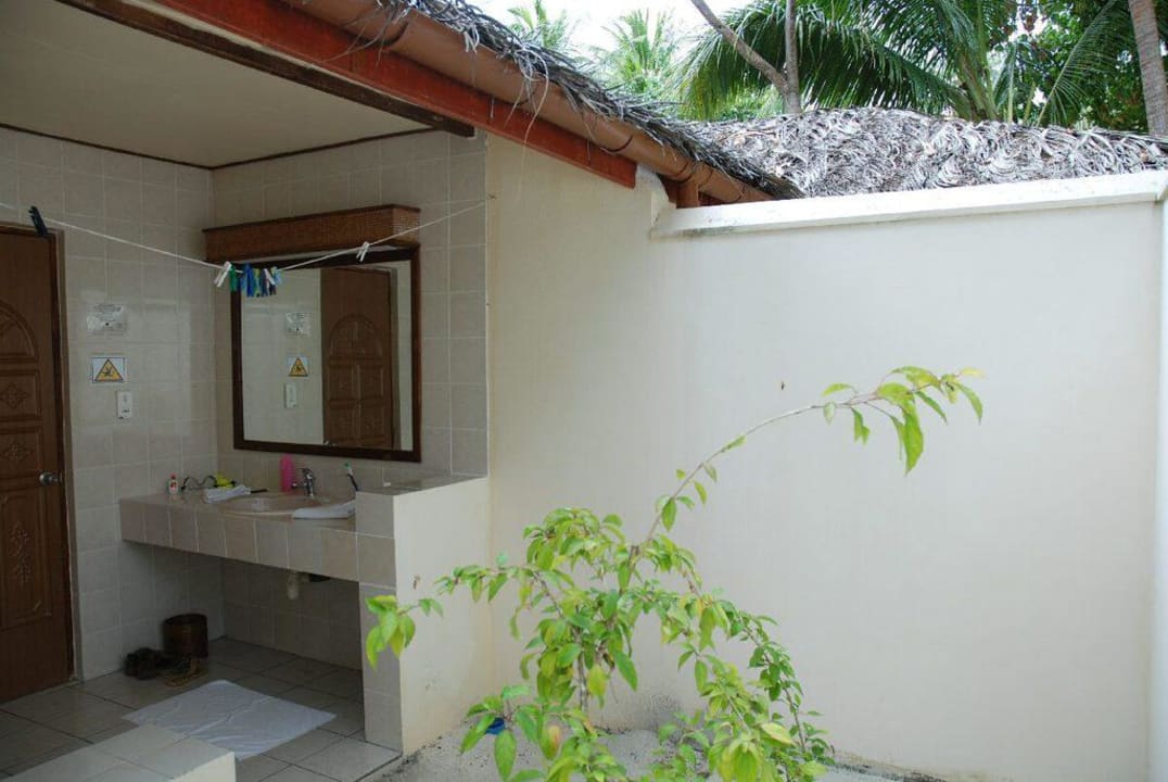 Otwarta łazienka Vilamendhoo Island Resort & Spa