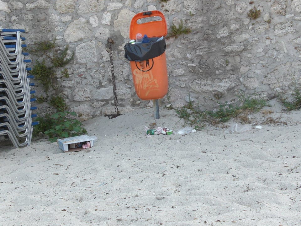 Geplünderter Mülleimer Ammon Zeus Luxury Beach Hotel