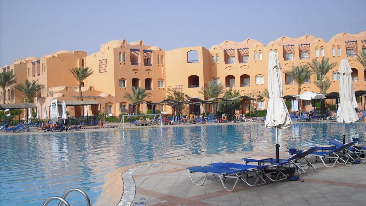 Hotelteilkomplex mit Pool Jaz Makadi Oasis Resort