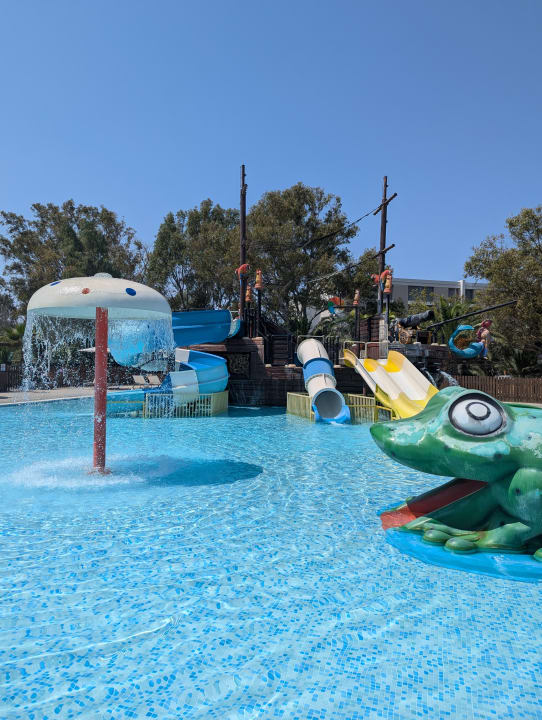 Pool Caravia Beach Hotel
