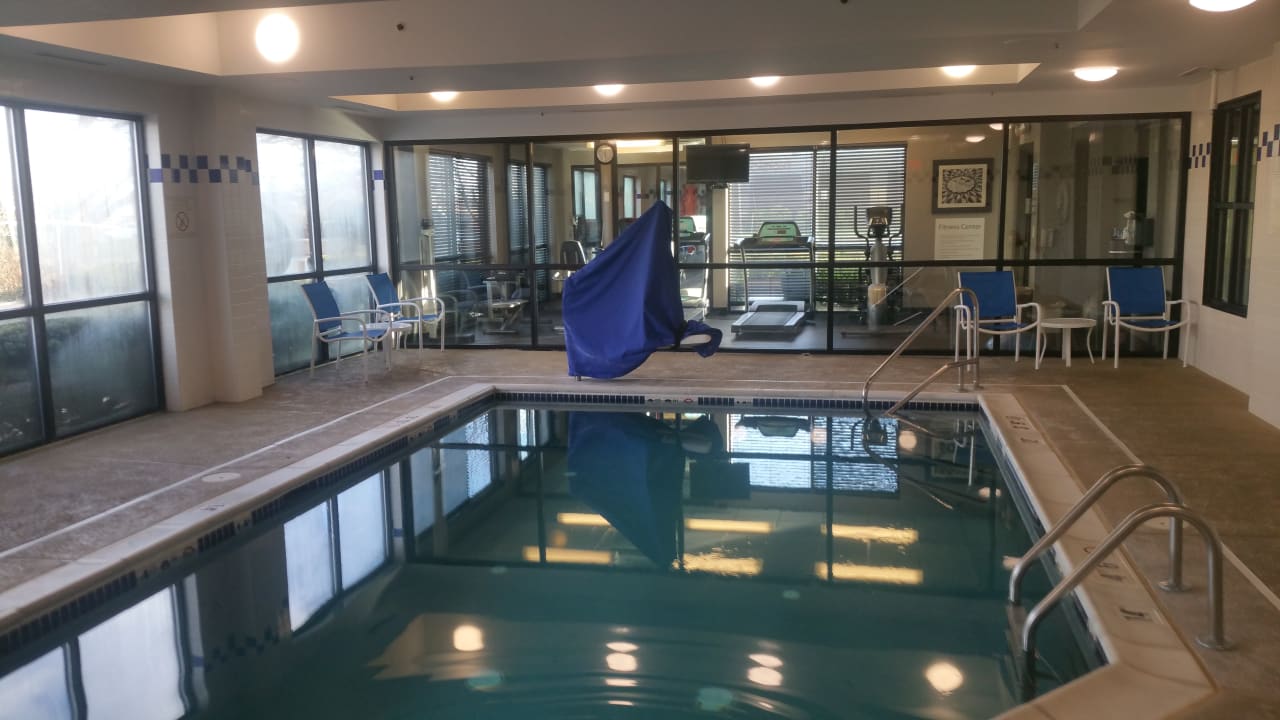 Pool Hotel Holiday Inn Express at the Meadowlands