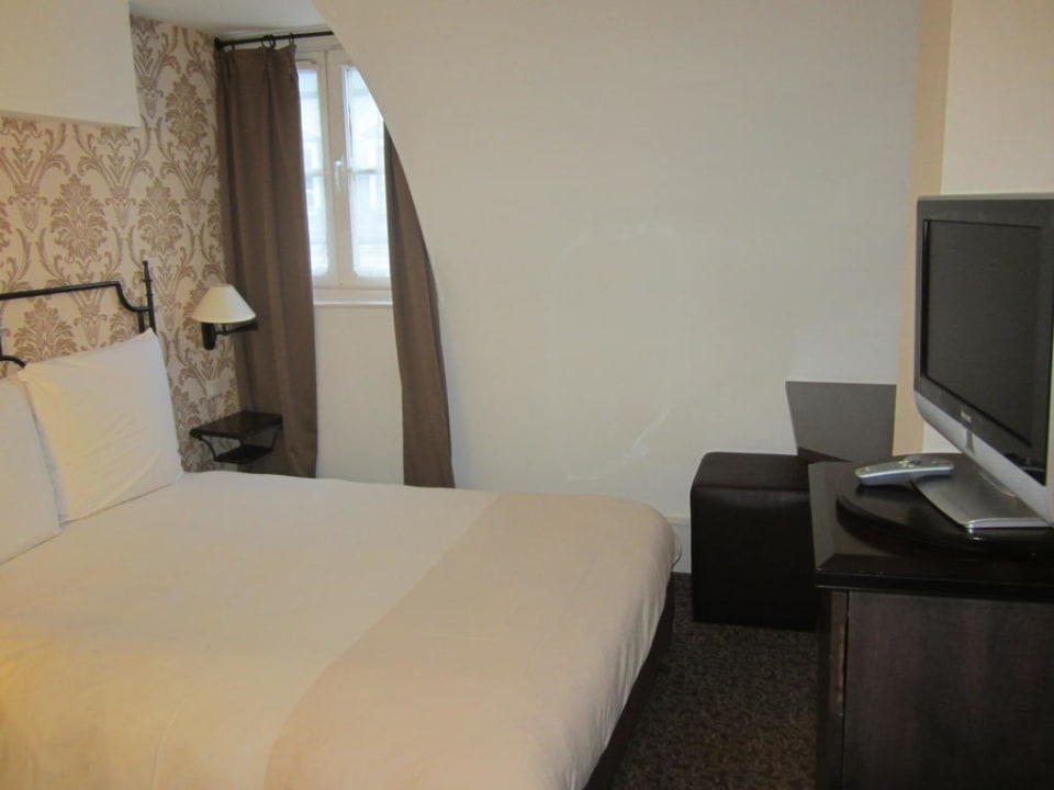 Blick von der Eingangstür Hotel Mercure Paris Opera Louvre