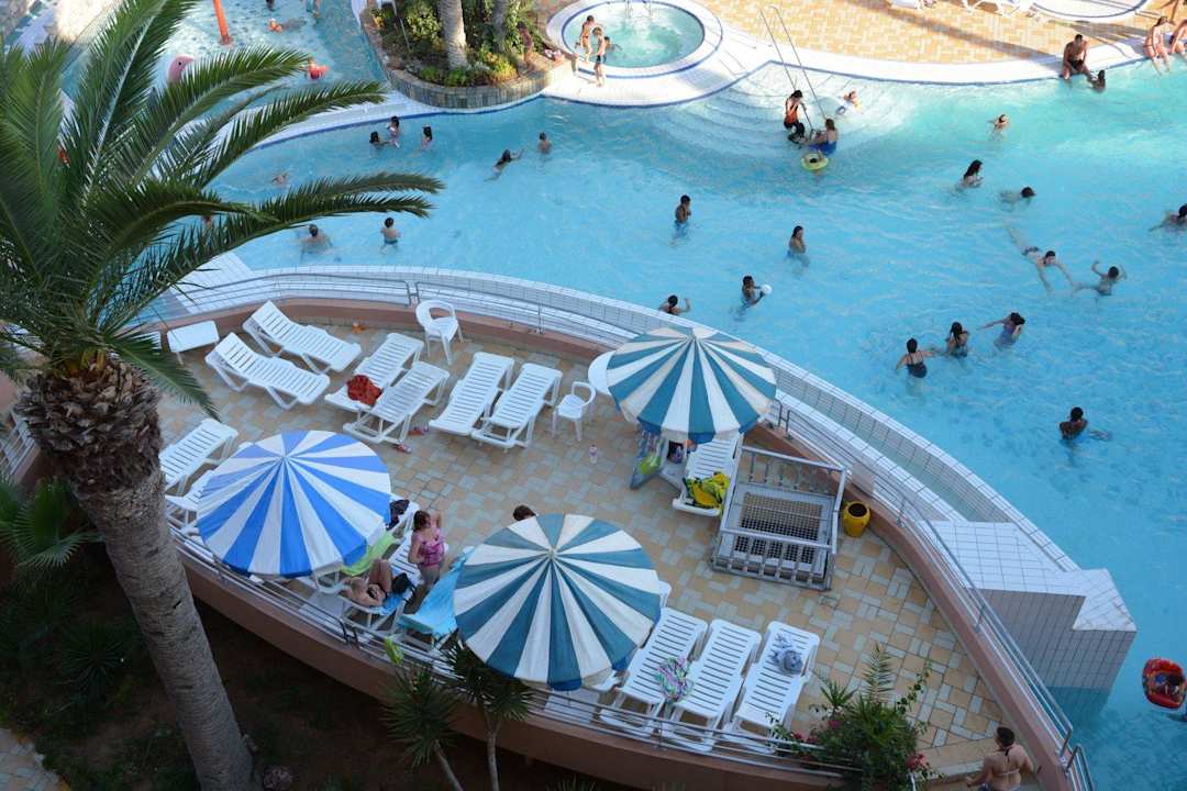 Widok na basen. Hotel Marabout