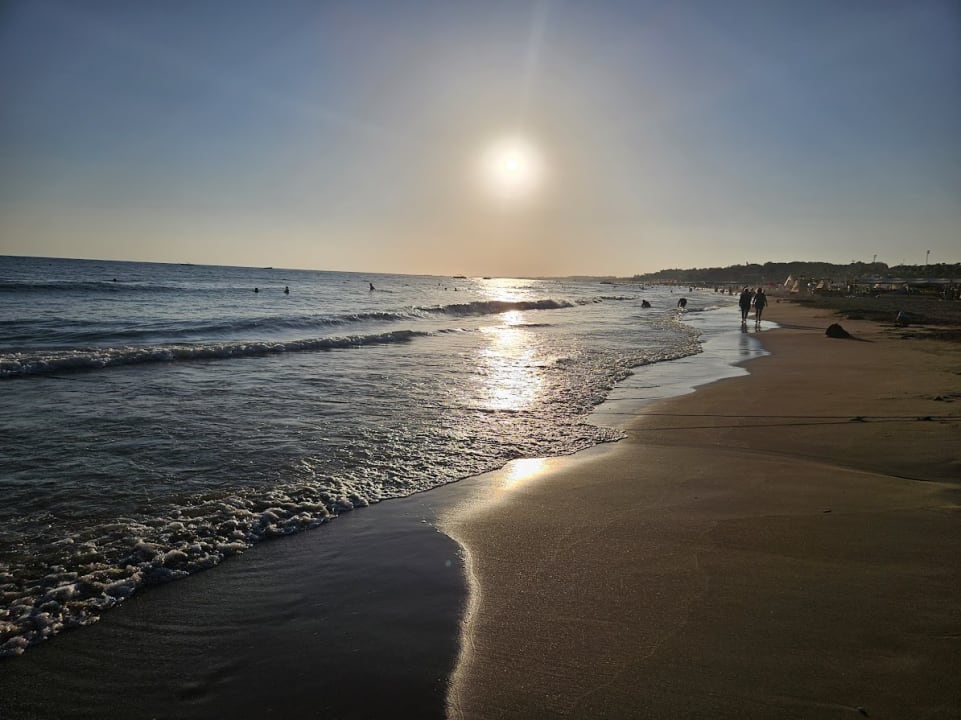 Strand Side Story Resort & Spa