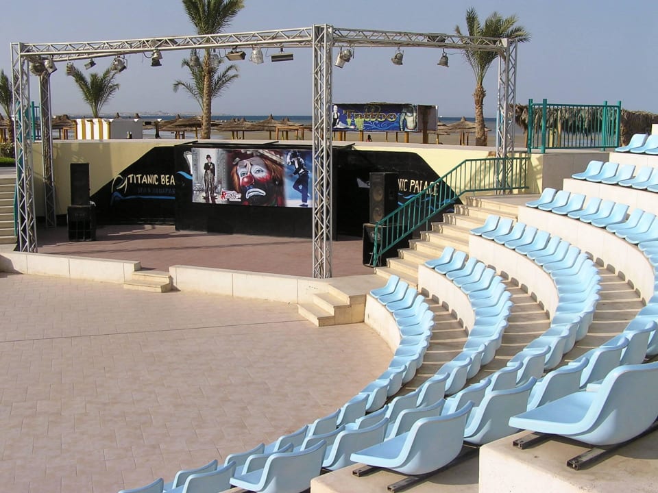 Schönes Amphitheater aber schlechte Shows Hotel Titanic Palace