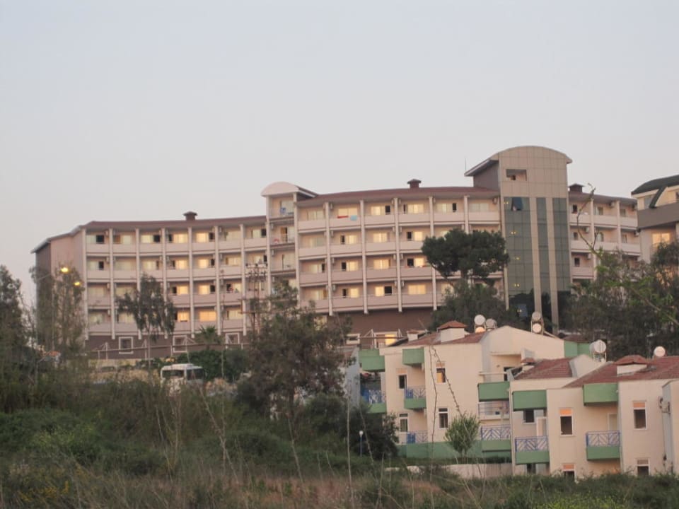 Hotel von der Meerseite aus gesehen Side Alegria Hotel & Spa - Adults only +16