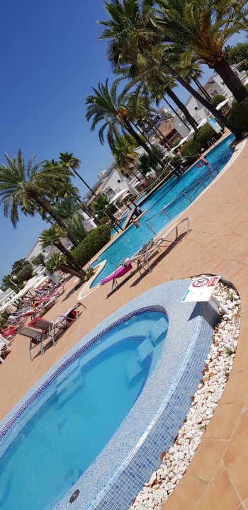 Pool Garden Saladina