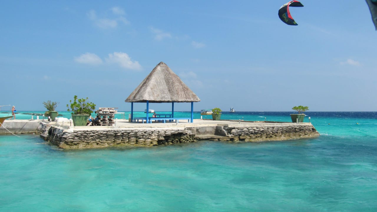 Jetty der Insel Summer Island Maldives